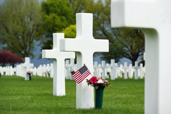 Bezoek de Amerikaanse militaire begraafplaats richting Gulpen